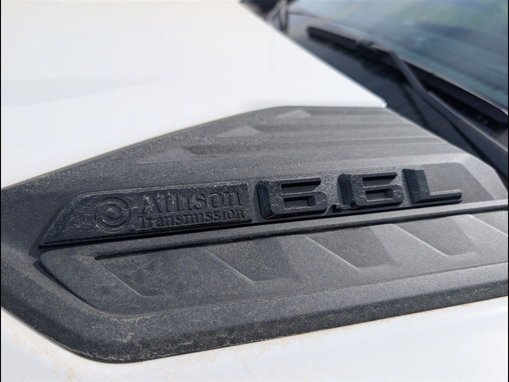 Used 2025 Summit White Chevrolet Custom image 16