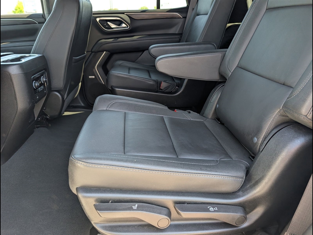 Used 2024 Summit White Chevrolet LT image 16