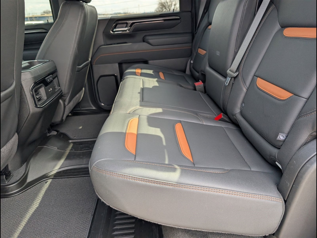 Used 2025 Summit White GMC AT4 image 16