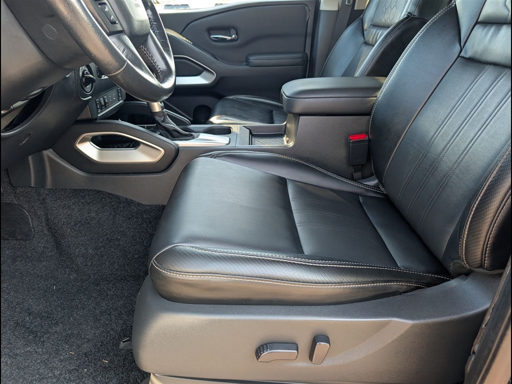 Used 2024 Super Black Nissan SL image 16