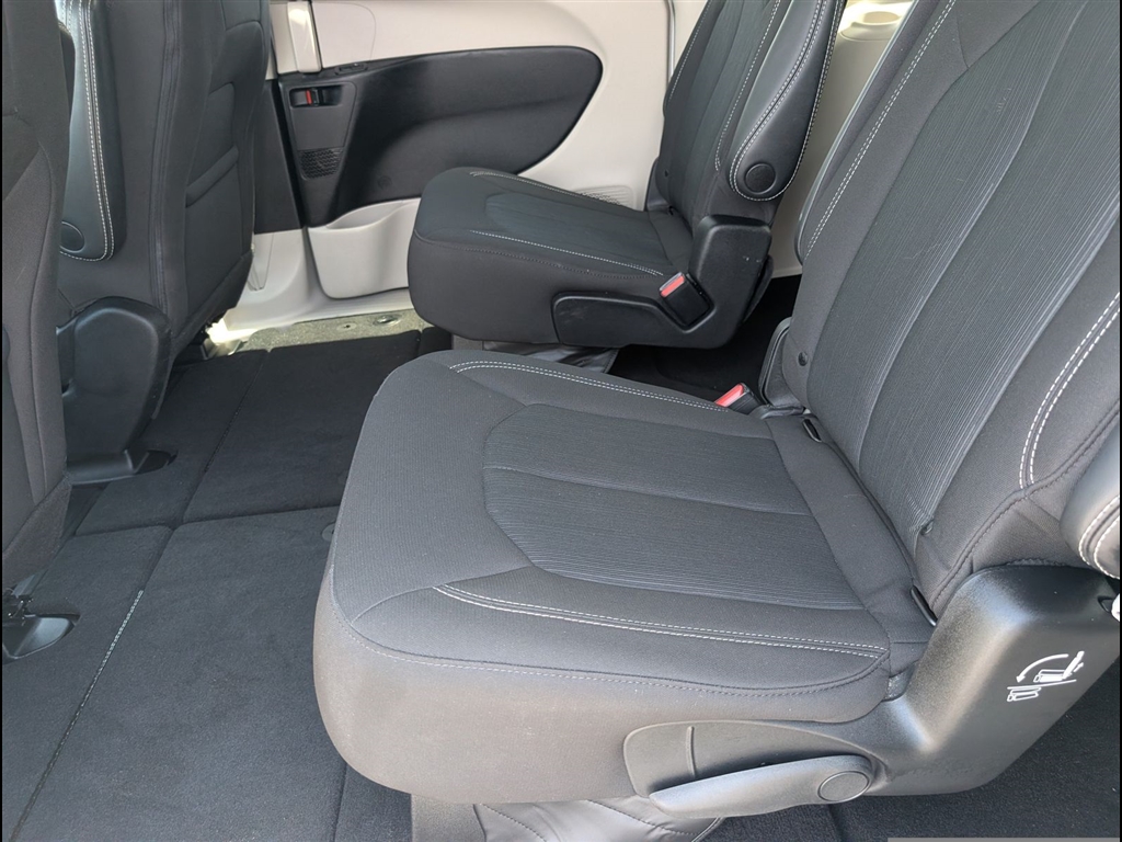 Used 2023 Bright White Clear Coat Chrysler LX image 16