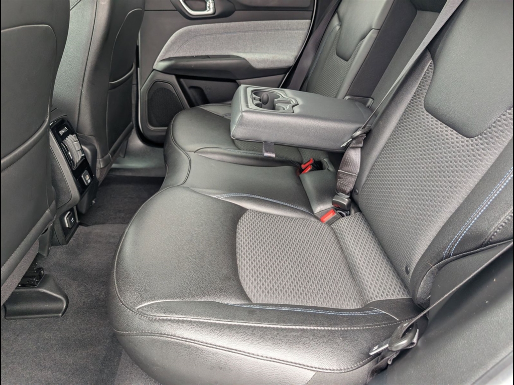 Used 2024 Bright White Clear Coat Jeep Latitude image 16