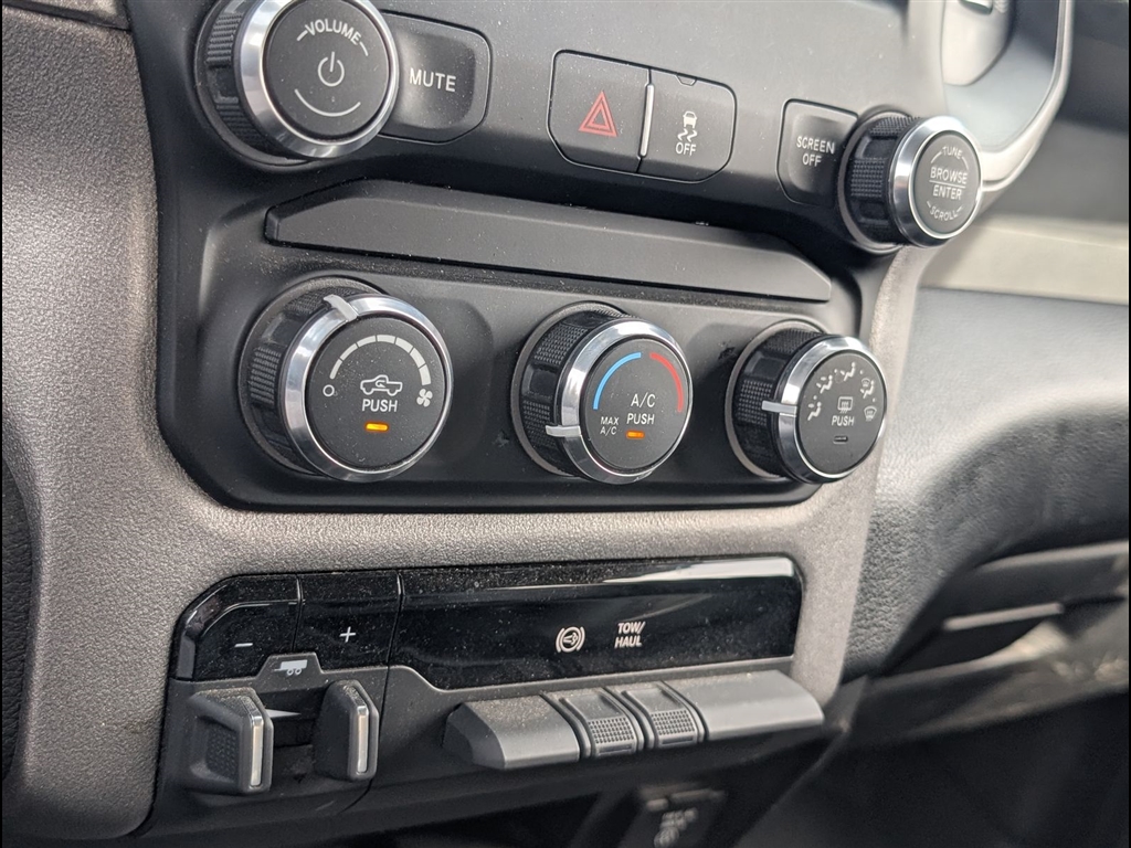 Used 2020 Bright White Clearcoat RAM Tradesman image 16