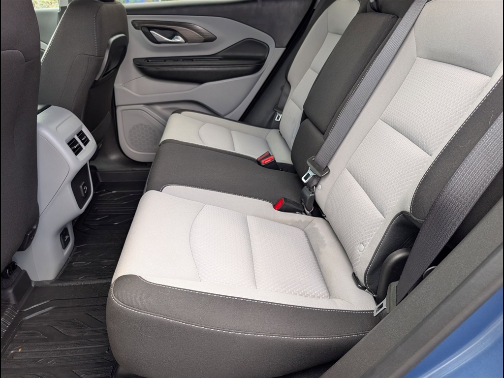 Used 2024 Riptide Blue Metallic GMC SLE image 16