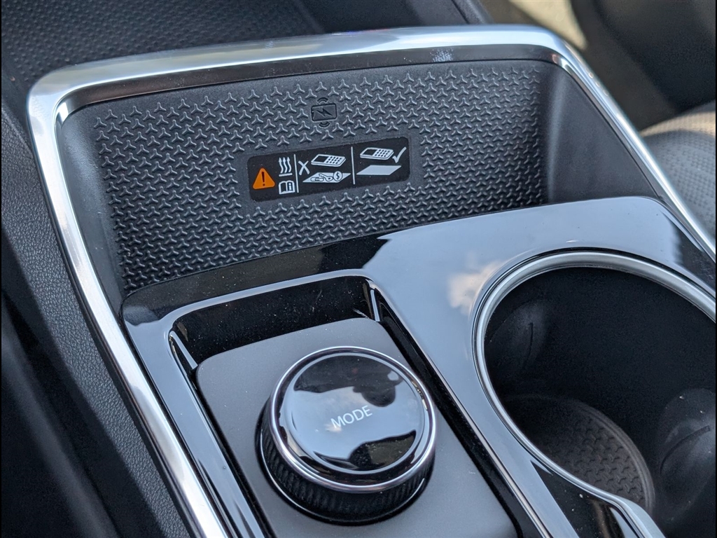 New 2026 Mosaic Black Metallic Chevrolet LT image 16