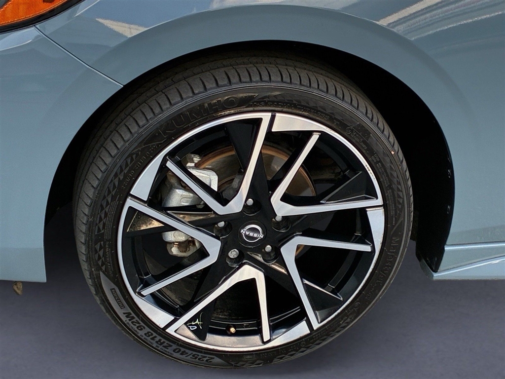 Used 2024 Atlantic Gray Metallic/Super Black Nissan SR image 16