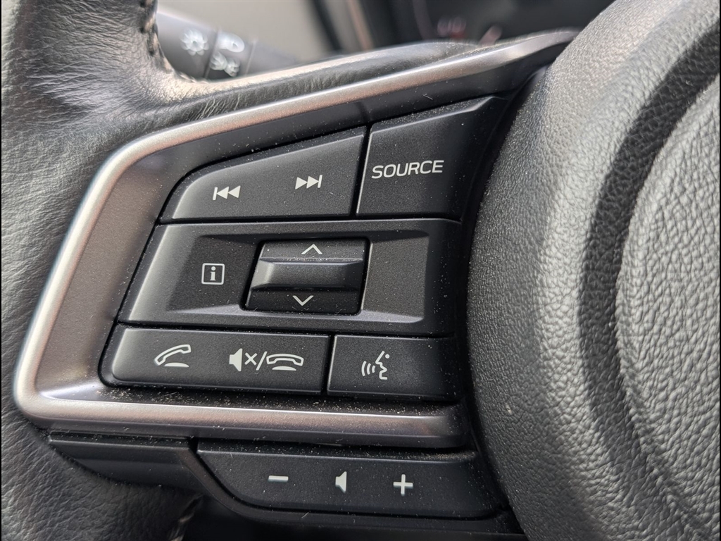 Used 2023 Ice Silver Metallic Subaru Limited image 16