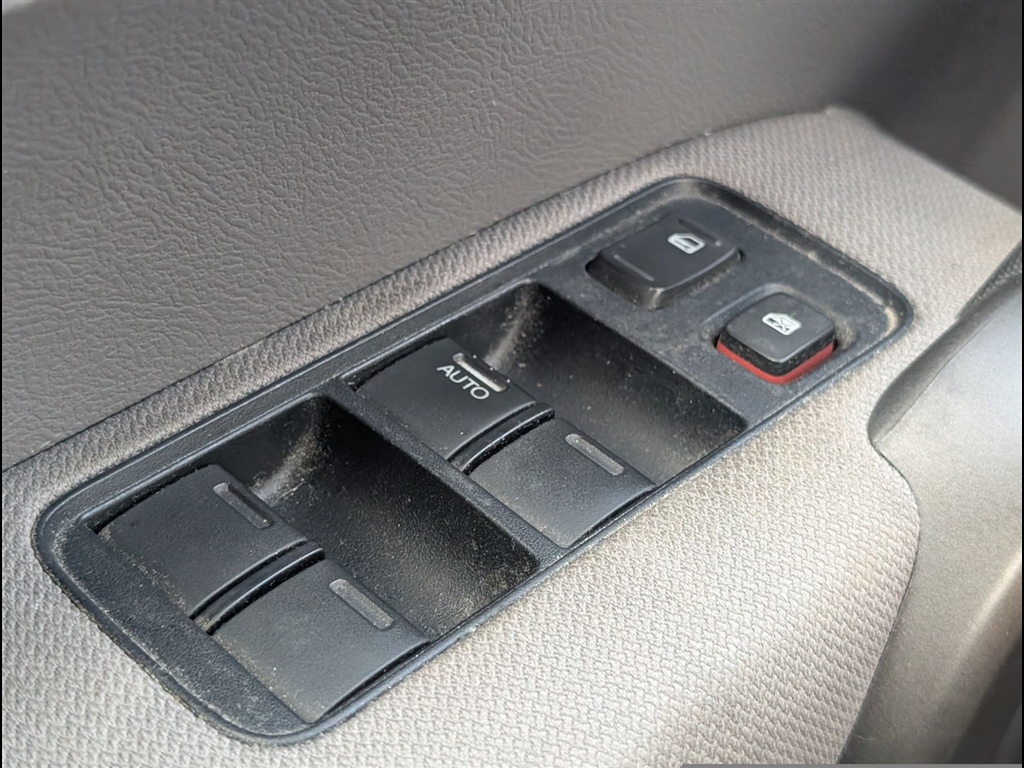 Used 2011 Tango Red Pearl Honda SE image 16