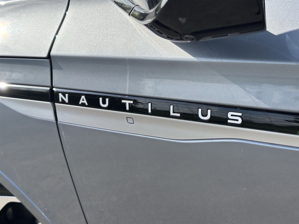 Used 2024 Silver Radiance Lincoln Reserve image 16