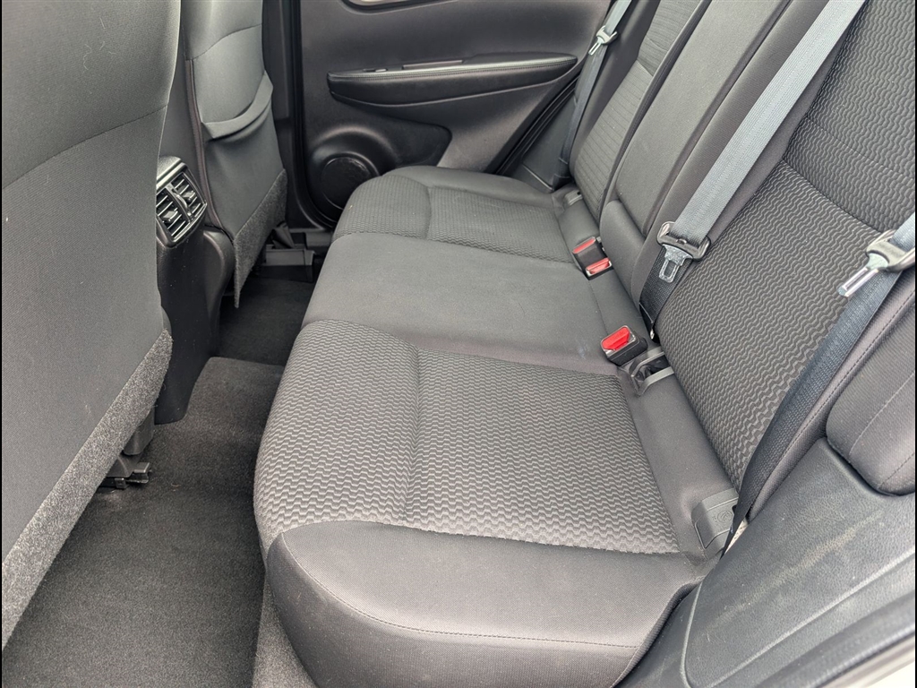 Used 2021 Glacier White Nissan S image 16