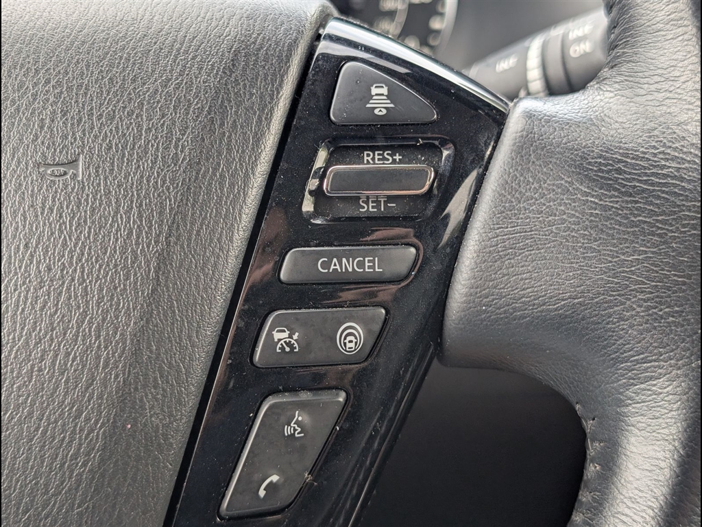 Used 2023 Super Black Nissan SL image 16