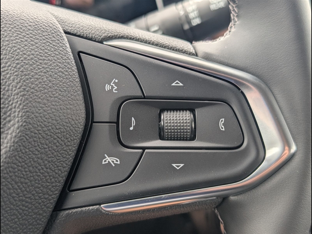 New 2026 Mosaic Black Metallic Chevrolet LT image 16