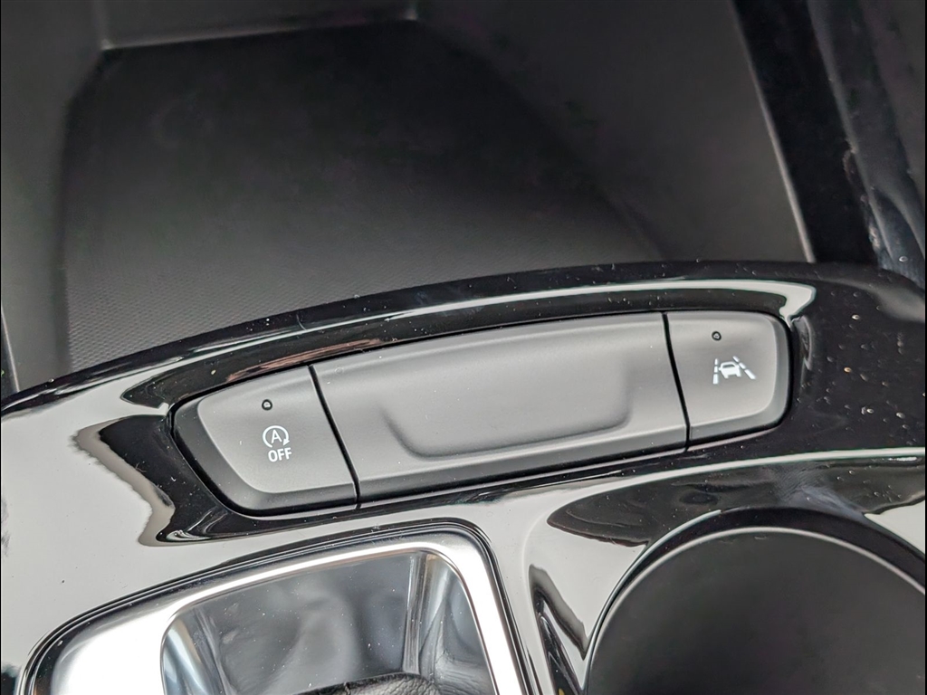 New 2026 Summit White Chevrolet ACTIV image 16