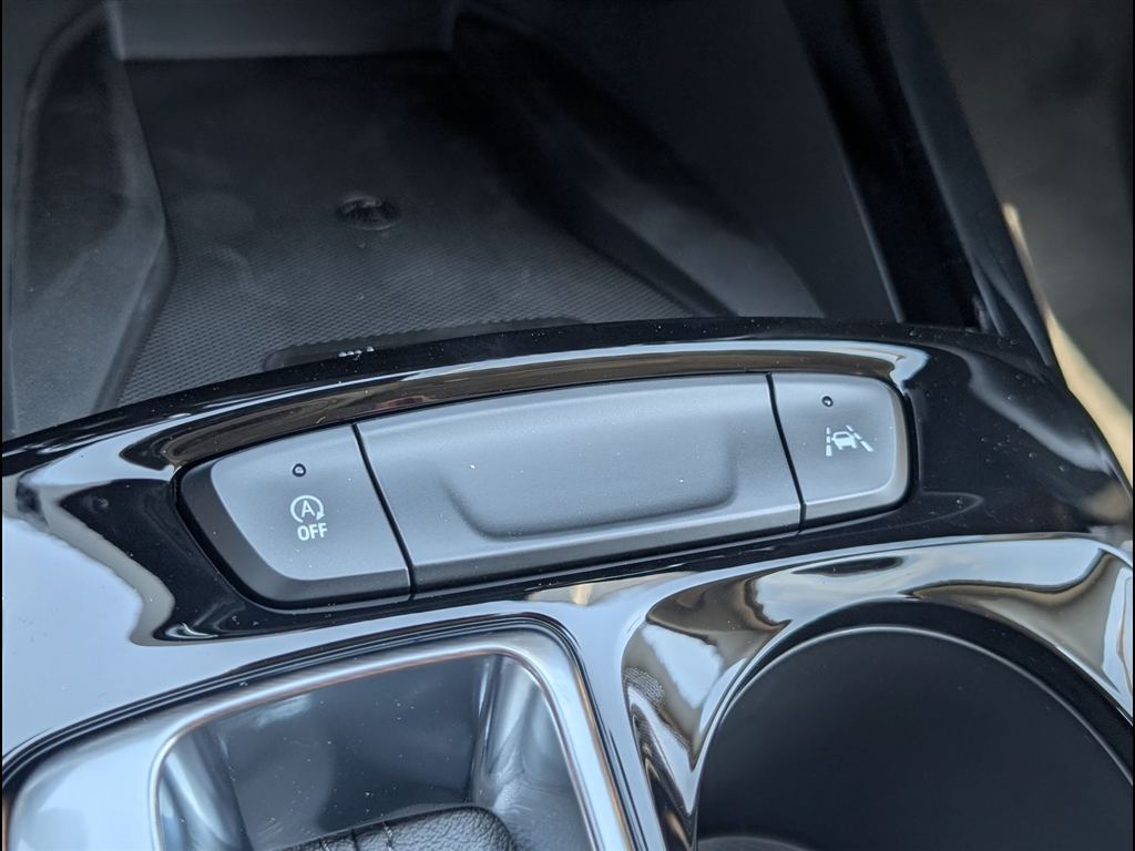 New 2026 Summit White Chevrolet ACTIV image 16