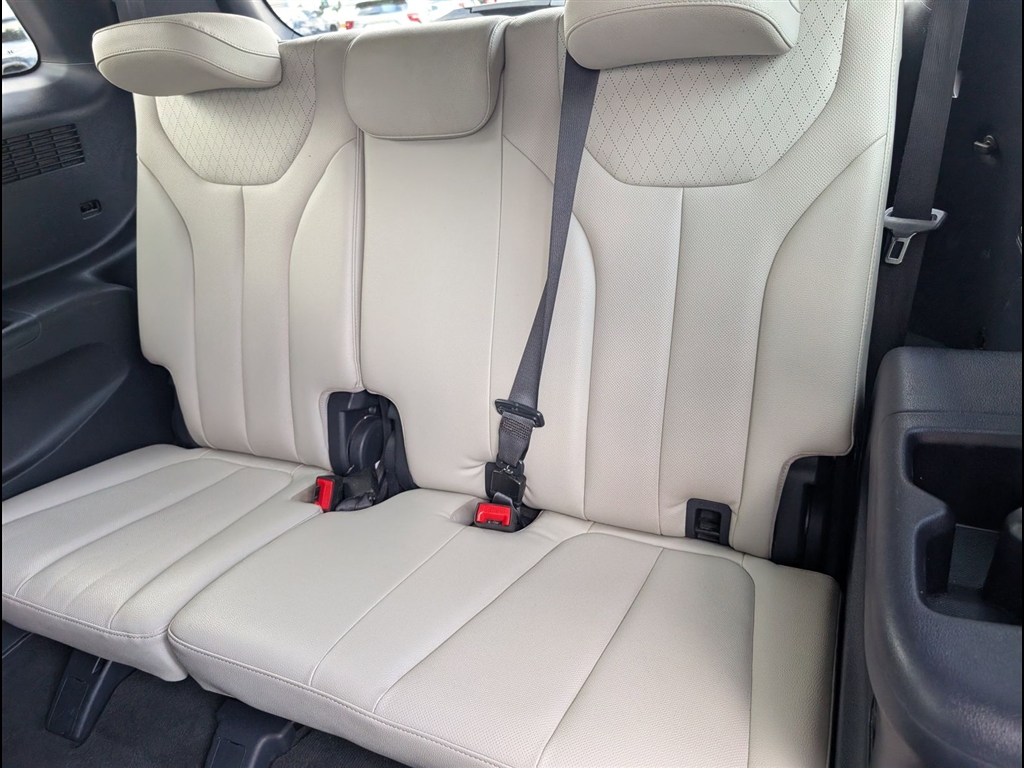 Used 2021 Hyper White Hyundai SEL image 16