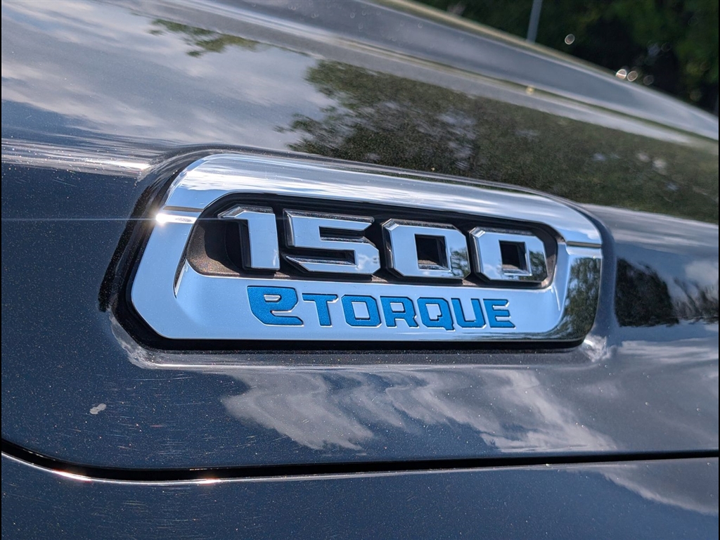 Used 2022 Diamond Black Crystal Pearl Coat RAM Big Horn image 17