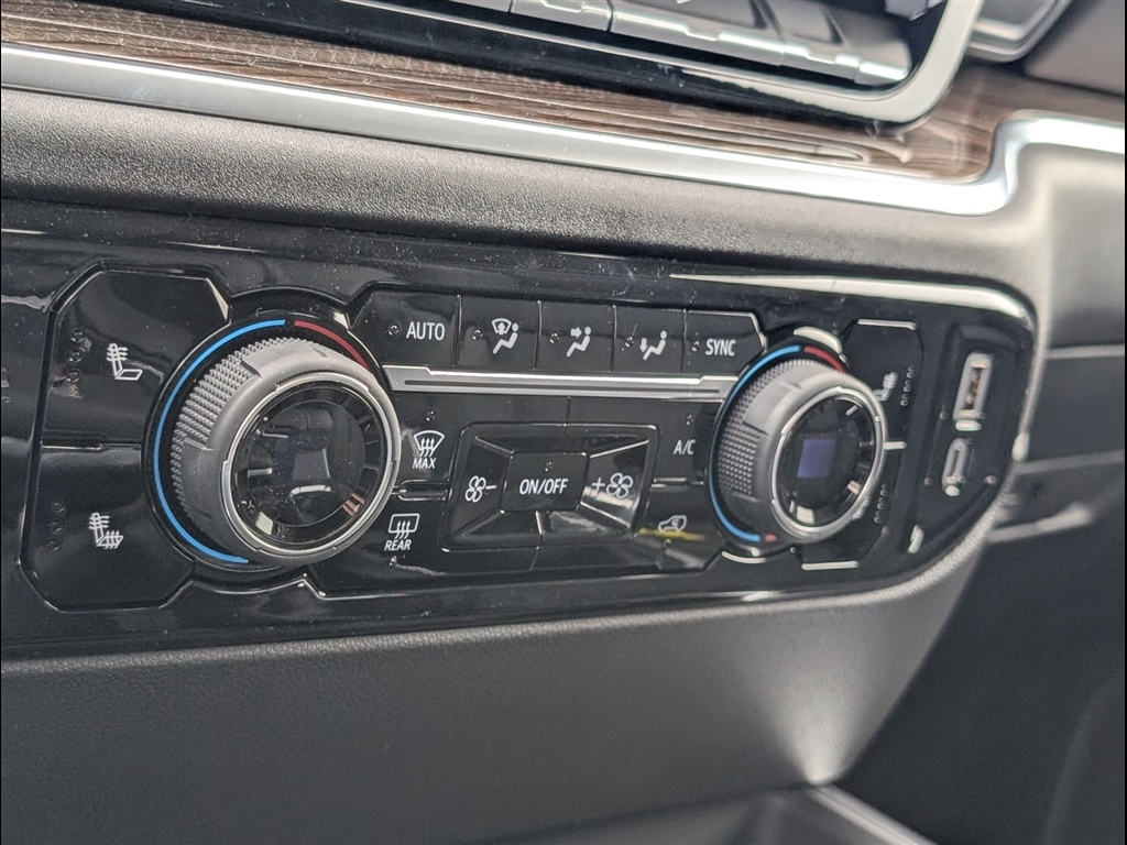 New 2026 Summit White Chevrolet LT image 17