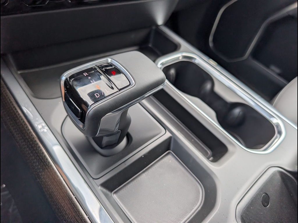 New 2026 Summit White Chevrolet LT image 17