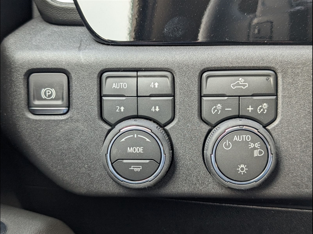 New 2026 Sterling Gray Metallic Chevrolet LT image 17