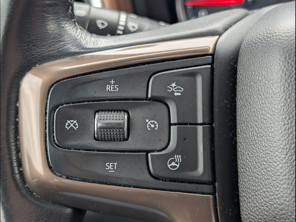 Used 2022 Iridescent Pearl Tricoat Chevrolet High Country image 17