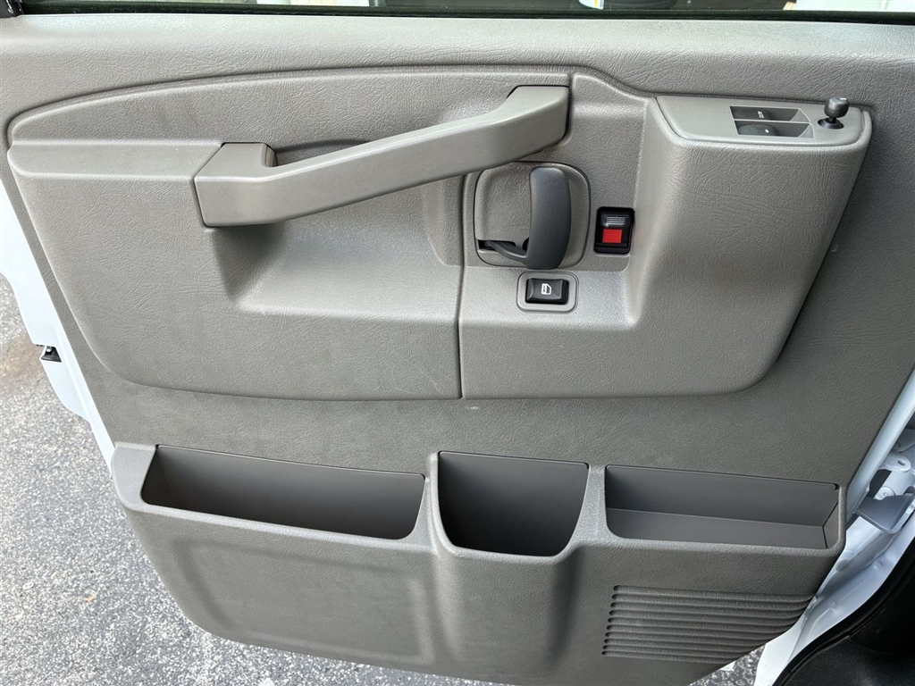 Used 2025 Summit White Chevrolet 2500 image 17