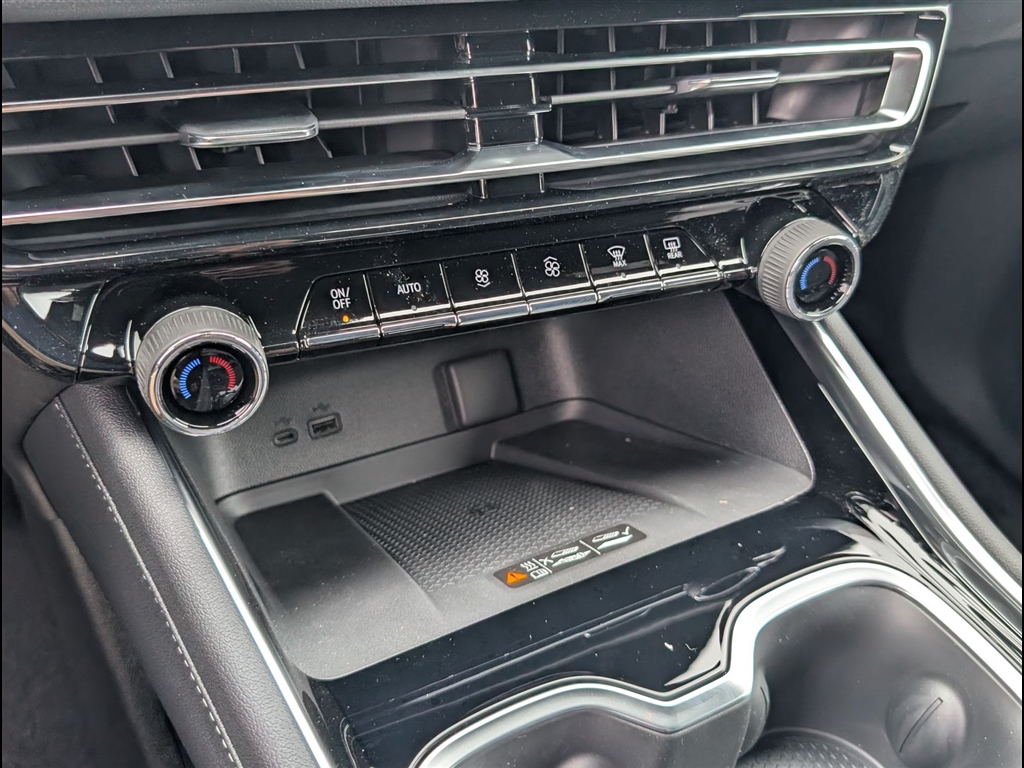 New 2026 Polar White Tricoat Chevrolet LT image 17