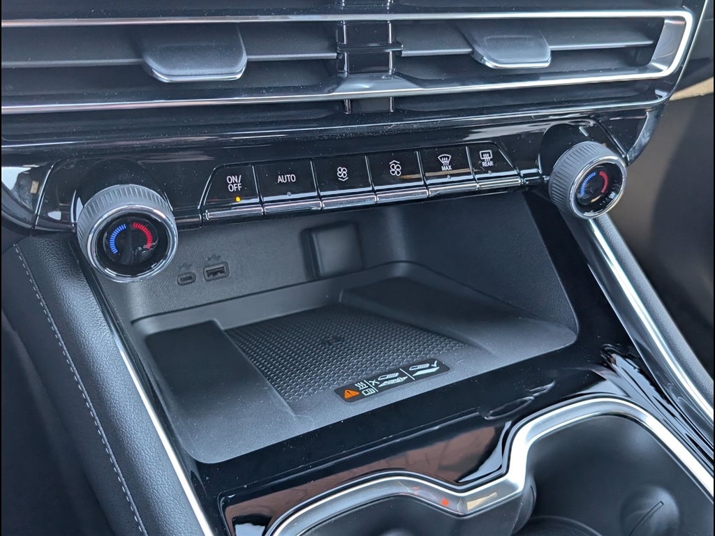 New 2026 Summit White Chevrolet LT image 17