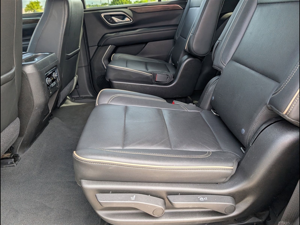 Used 2021 Shadow Gray Metallic Chevrolet Premier image 17