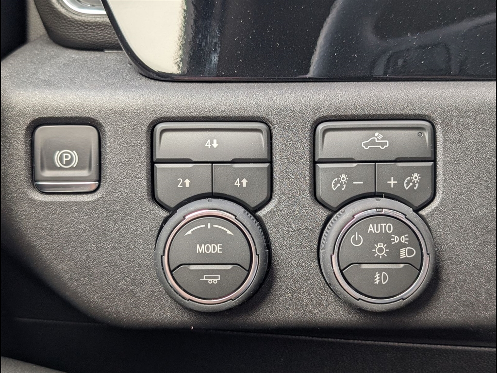 New 2026 Sterling Gray Metallic Chevrolet LT image 17