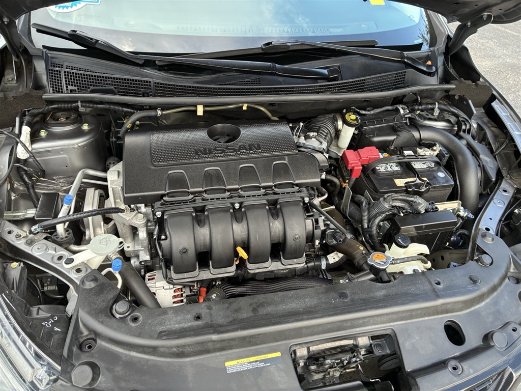 Used 2018 Gun Metallic Nissan SR image 17