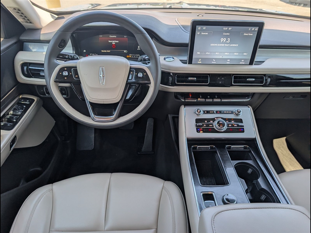Used 2023 Silver Radiance Lincoln Standard image 17