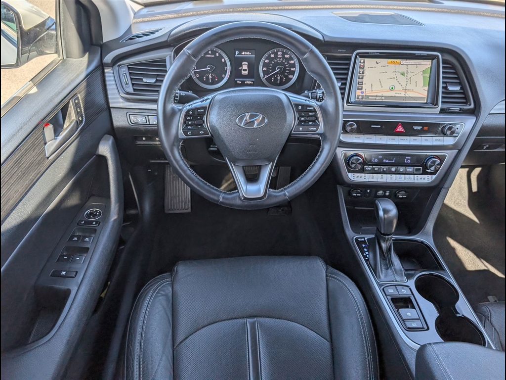 Used 2018 Quartz White Pearl Hyundai Limited image 17