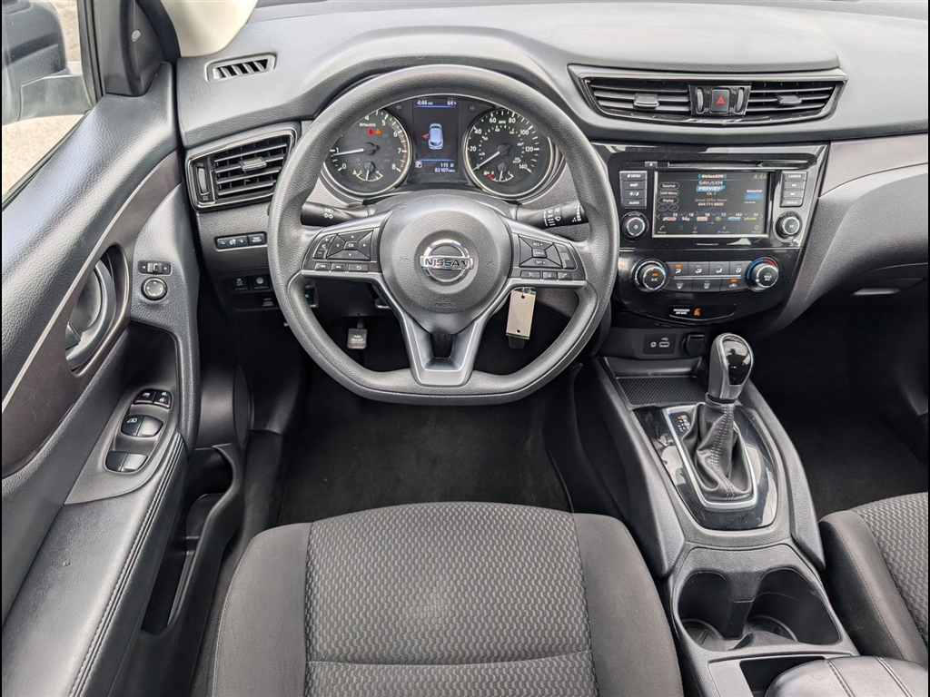 Used 2021 Glacier White Nissan S image 17