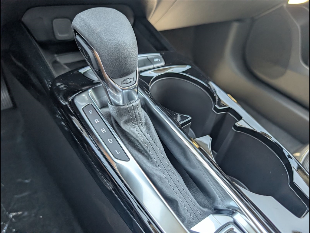 New 2026 Summit White Chevrolet ACTIV image 17