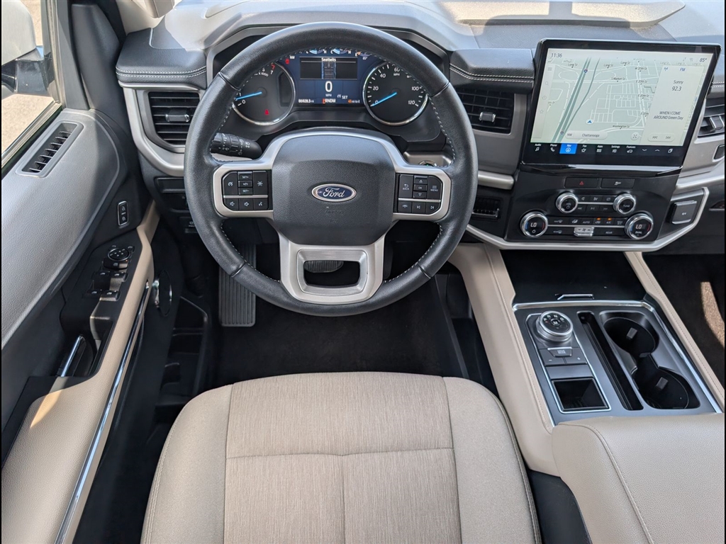 Used 2022 Oxford White Ford XLT image 18