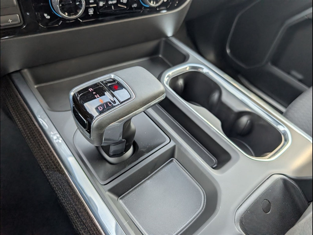 New 2026 Summit White Chevrolet RST image 18