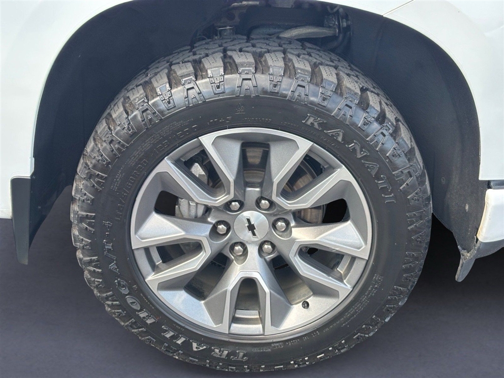 Used 2022 Summit White Chevrolet RST image 18