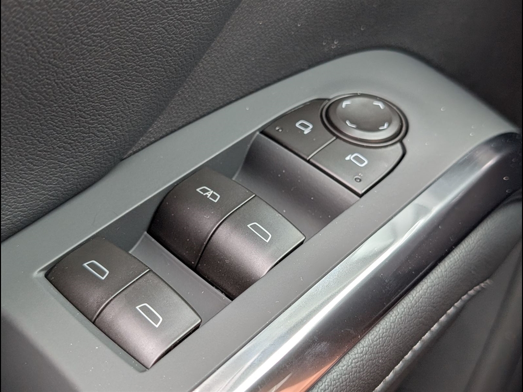 New 2026 Polar White Tricoat Chevrolet LT image 18