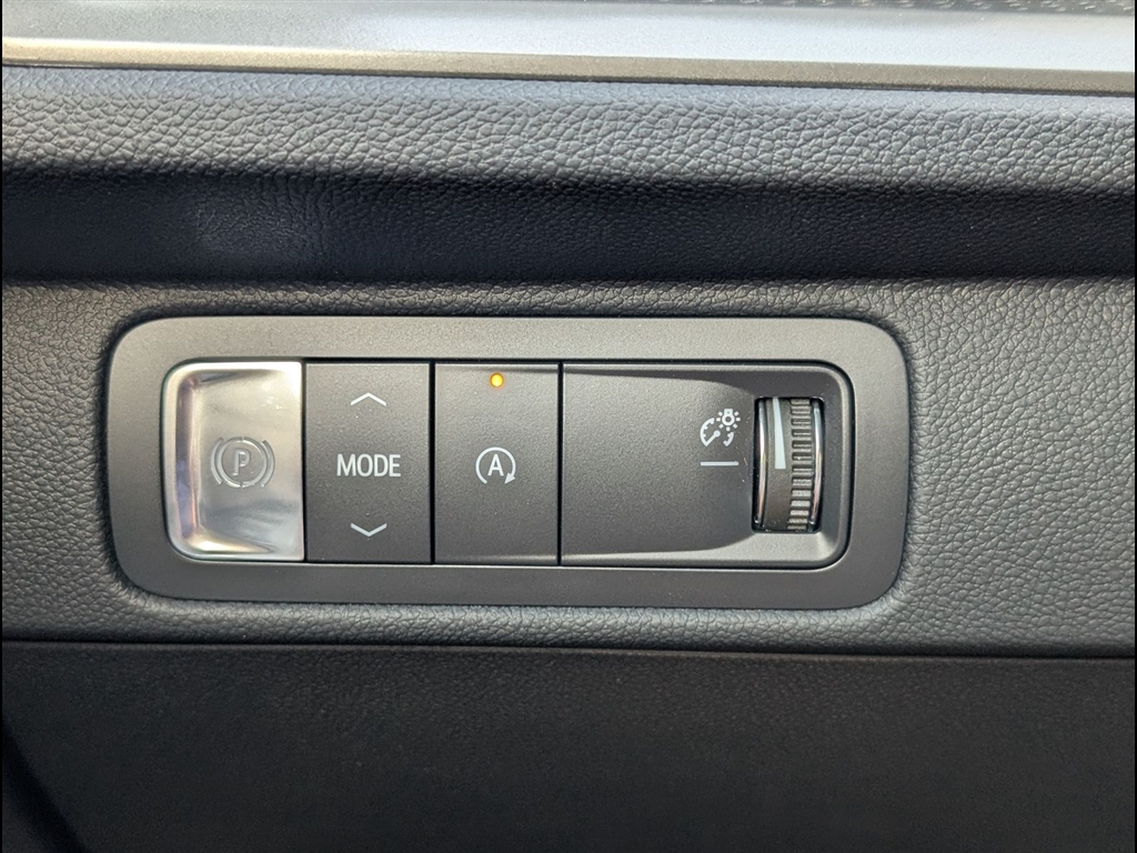New 2026 Mosaic Black Metallic Chevrolet LT image 18