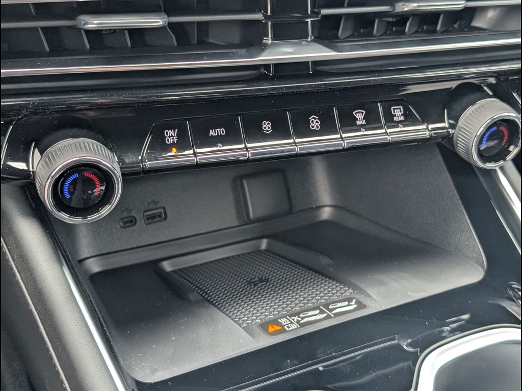 New 2027 Mosaic Black Metallic Chevrolet RS image 18