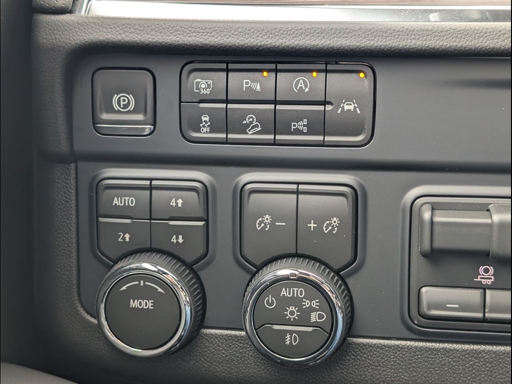 New 2026 Sterling Gray Metallic Chevrolet Premier image 18