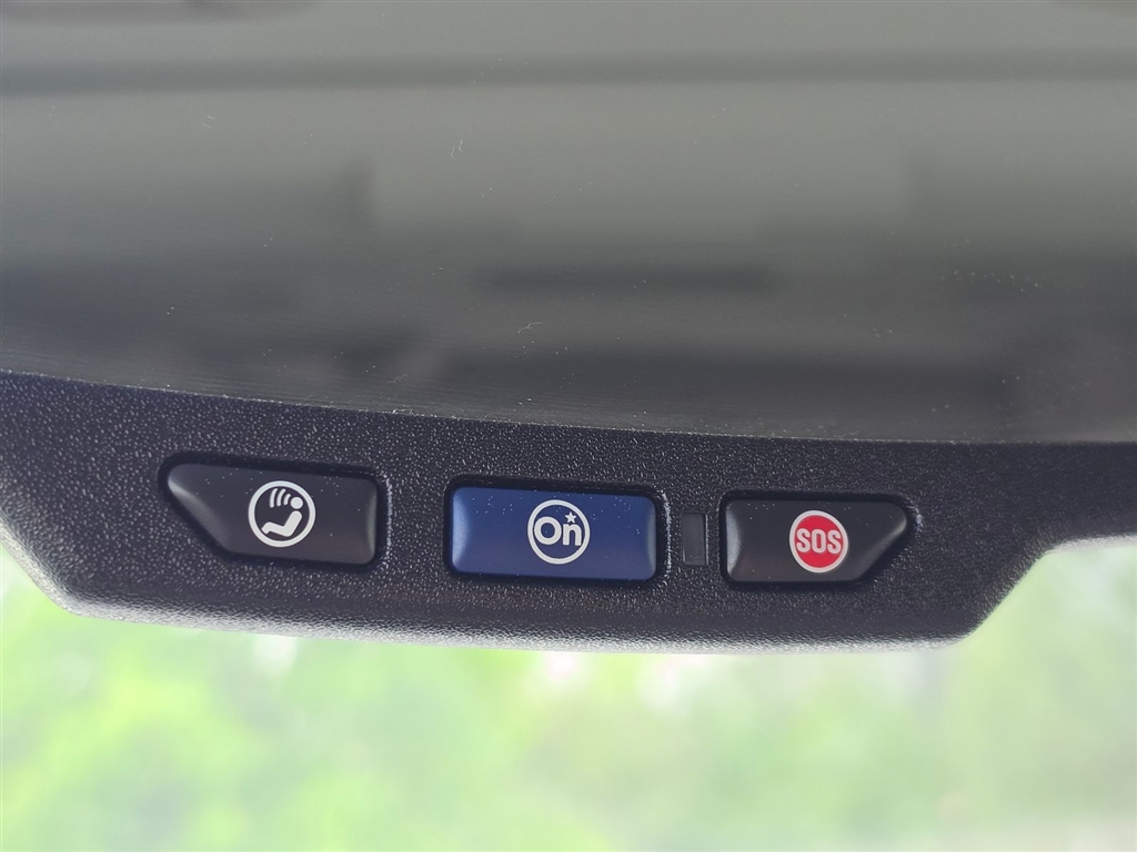 Used 2017 Silver Ice Metallic Chevrolet LT image 18