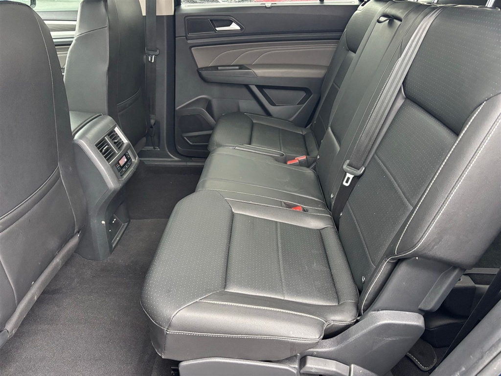 Used 2023 Blue Volkswagen V6 SE image 18