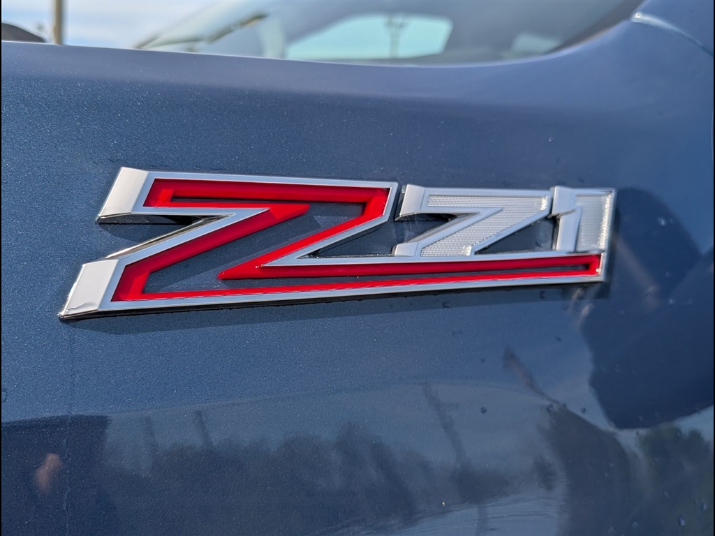 New 2026 Lakeshore Blue Metallic Chevrolet LT image 18