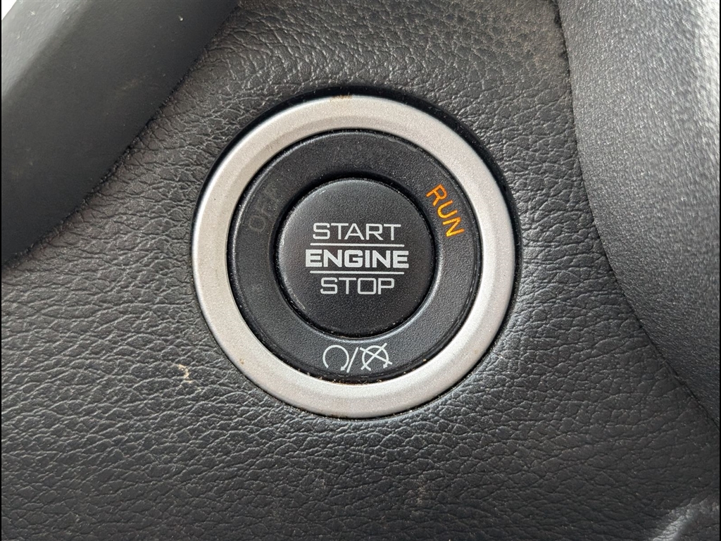 Used 2020 Bright White Clearcoat RAM Tradesman image 18