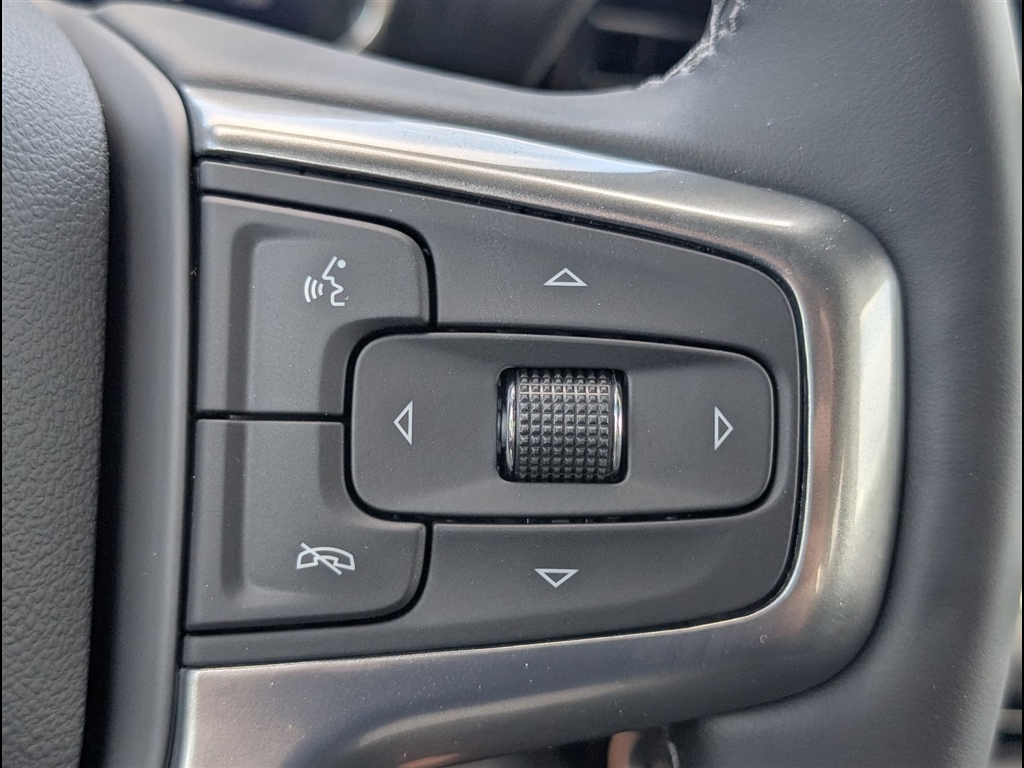 New 2026 Summit White Chevrolet LT image 18