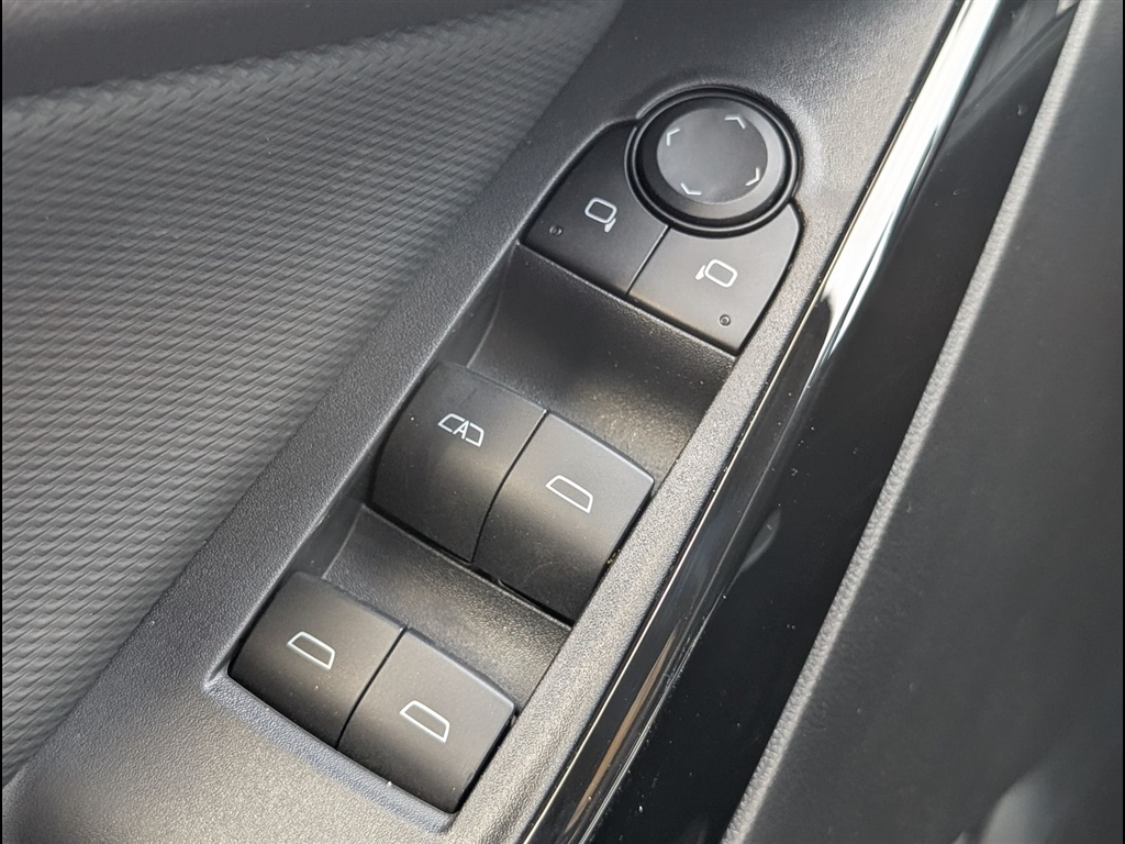 New 2026 Mosaic Black Metallic Chevrolet LT image 18