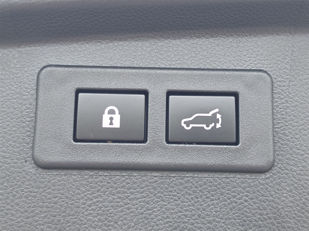 Used 2022 Autumn Green Metallic Subaru Limited image 18