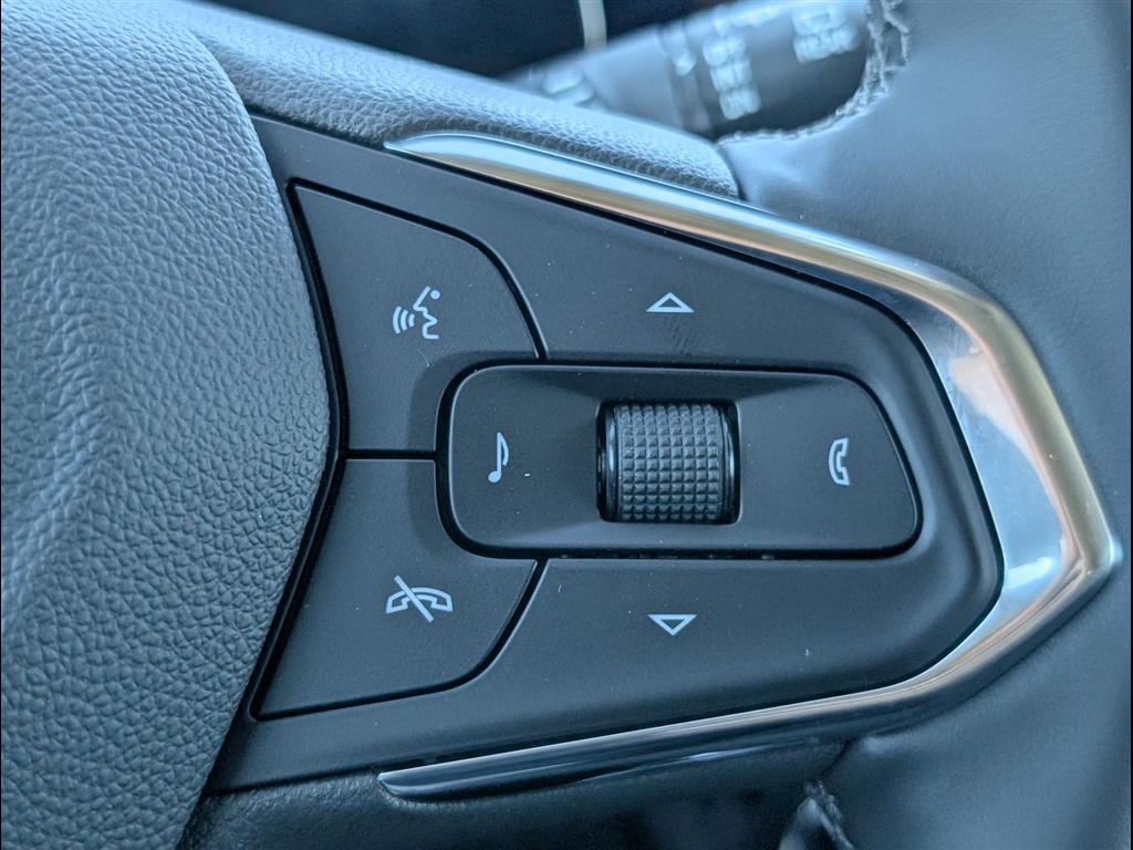 New 2026 Mosaic Black Metallic Chevrolet LT image 18