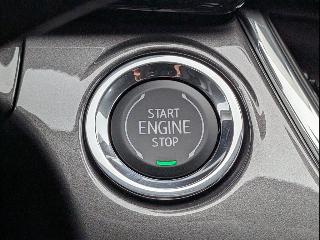 New 2026 Summit White Chevrolet ACTIV image 18